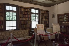 杉村楚人冠記念館 書棚のある居間