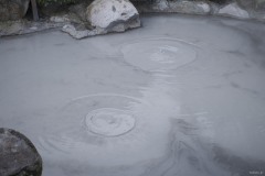 鬼石坊主地獄 泡立つ灰色の泥
