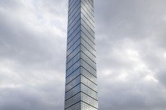 芝生広場からの千葉ポートタワー