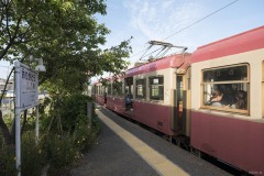 駅に停車する銚子電鉄