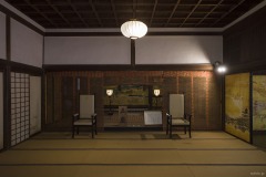 玉座