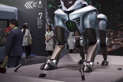 四足歩行ロボット「CORLEO」