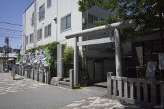 堀切天祖神社 鳥居と七福神の列