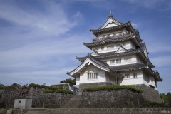 亥鼻城 青空の下の模擬天守