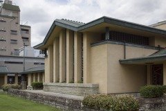 自由学園明日館 斜めからの外観