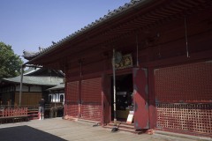 清水観音堂 舞台と朱の外壁
