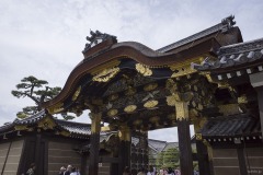二条城 唐門 見上げた破風