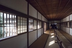 弘道館 障子の並ぶ廊下