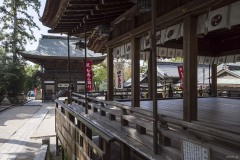 日牟禮八幡宮 舞殿と楼門