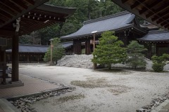 斜めからの内拝殿