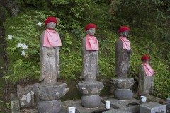 観福寺 赤い前掛けの地蔵