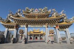 天門と前殿
