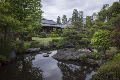 邃渓園 池と対岸の主屋