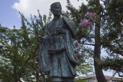 松尾芭蕉像 全身
