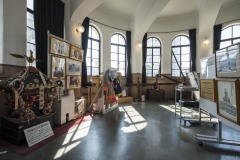 円形講堂 纏と資料の展示