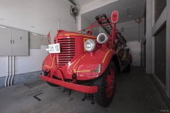 ニッサン180型消防ポンプ自動車 車庫の車体