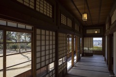 戸定邸 障子の並ぶ縁側