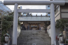 芝大神宮 鳥居と石段