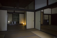 旧取手宿本陣染野家住宅 行燈のともる座敷