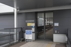 青果棟 見学者入口