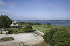 公園ごしの霞ヶ浦