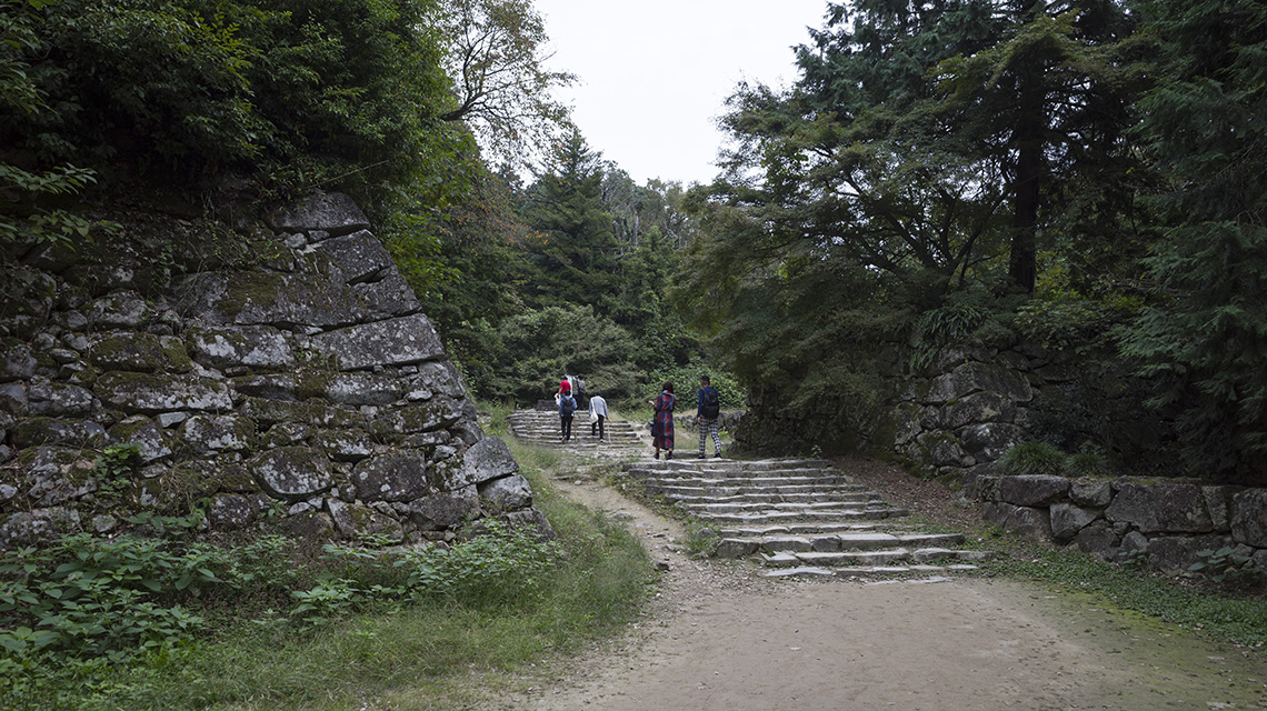 安土城跡と瀬田の唐橋